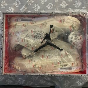Jordan 4 off-white Sail